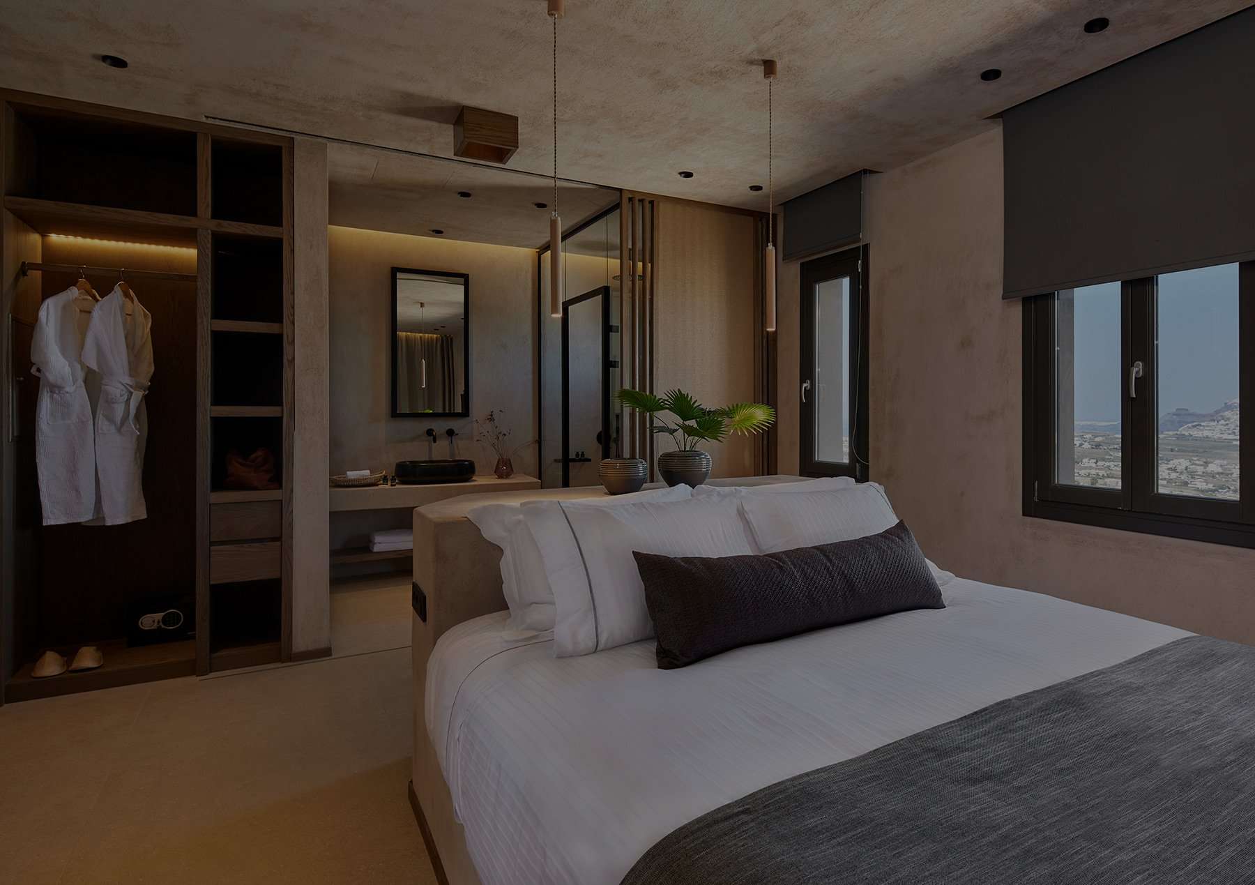 Panoramic Suite with Hot Tub
