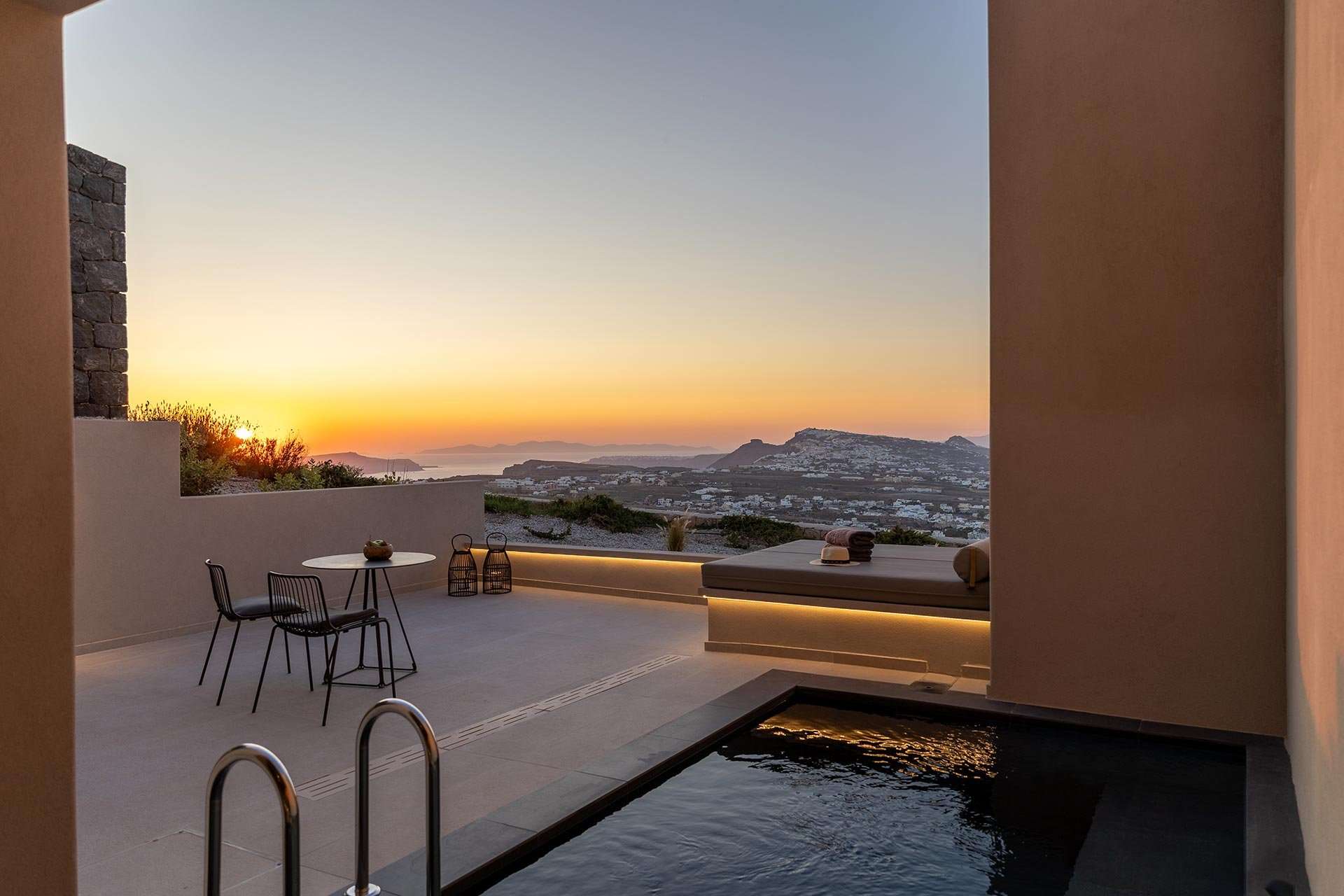 Obsidian Suite with Private Heated Pool