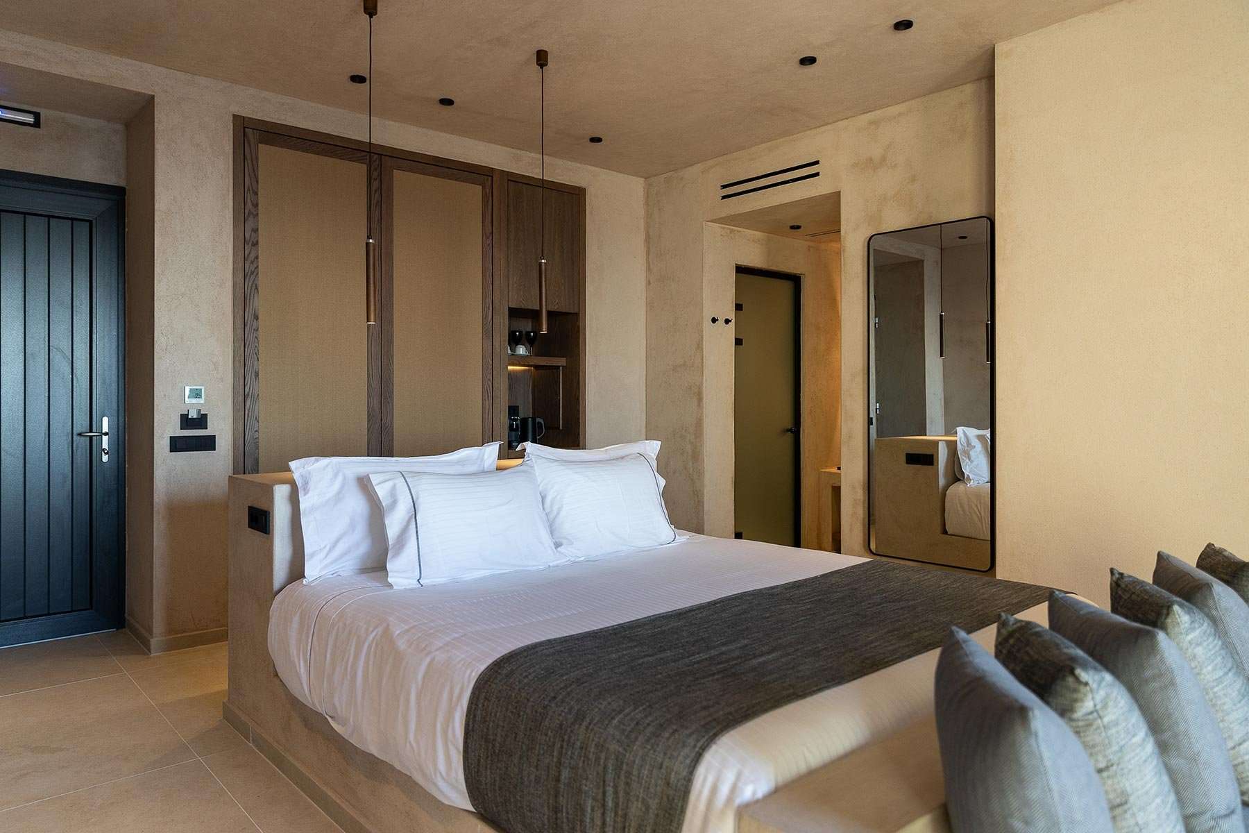 Obsidian Suite with Private Heated Pool