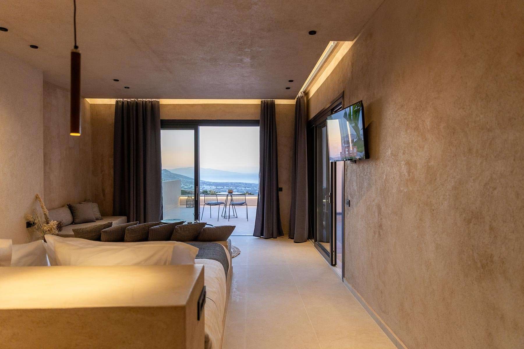 Obsidian Suite with Private Heated Pool