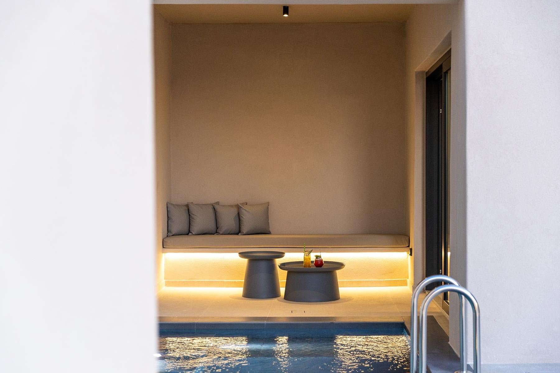 Obsidian Suite with Private Heated Pool